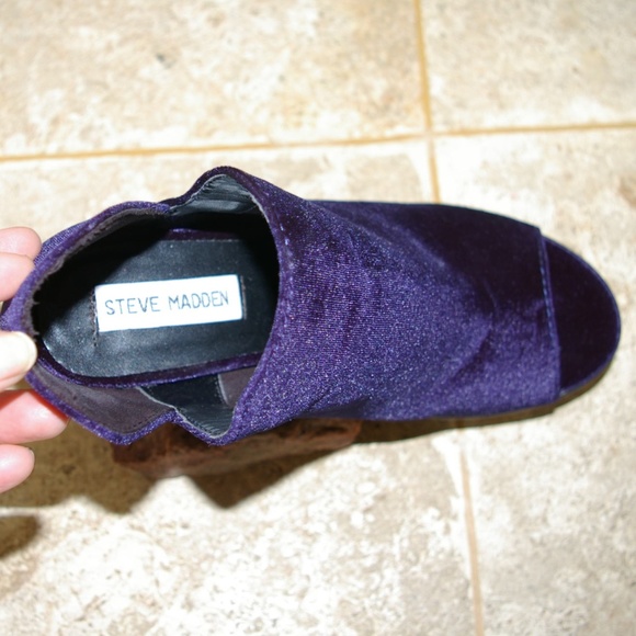 Steven Madden Open-toe silhouette. Shoes - Picture 2 of 6